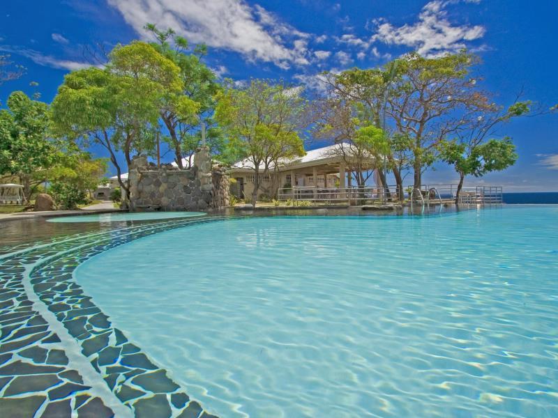 Antulang Beach Resort Siaton Exterior foto